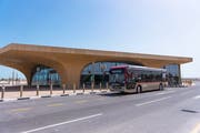 乘坐免费的 Metrolink 地铁巴士