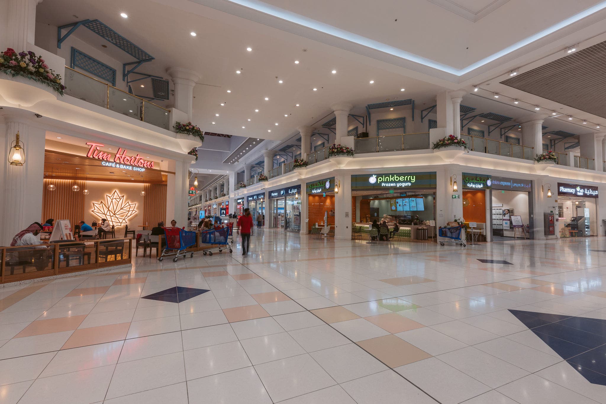 兰德马克购物中心 (Landmark Mall)