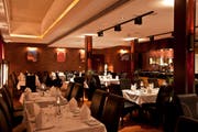 祖巴拉酒店 (Zubarah Hotel) 