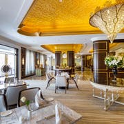 伊兹丹皇宫酒店 (Ezdan Palace Hotel)
