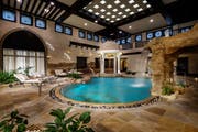 多哈沙克度假村丽思卡尔顿酒店 (The Ritz-Carlton Sharq Village)  